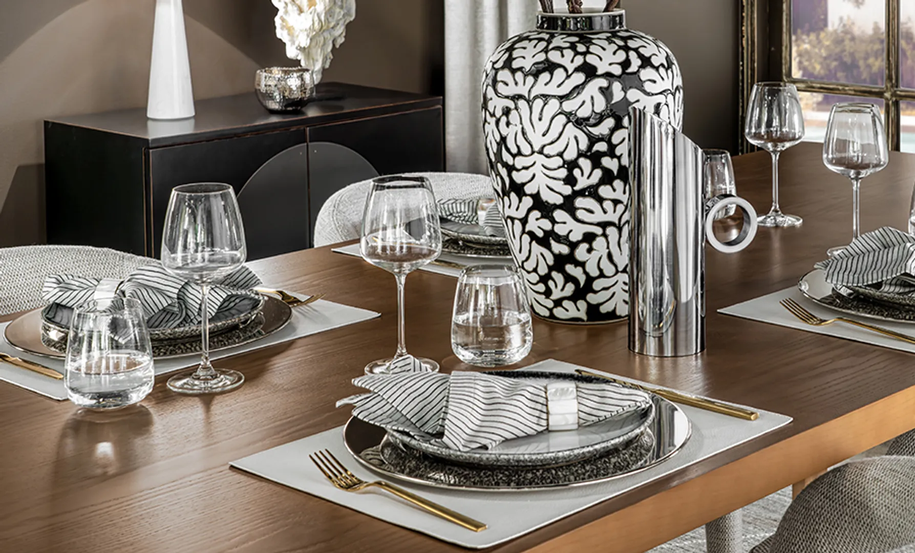 Furniture - Tableware